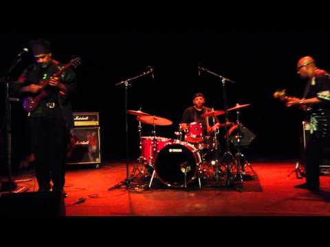 Jean-Paul Bourelly Trio-Tribute to Jimi Hendrix-Jazzebre 2014 (Part 1)