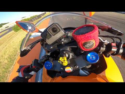 Honda CBR 600 RR On Track in Castelletto Circuit Chasing Few Riders