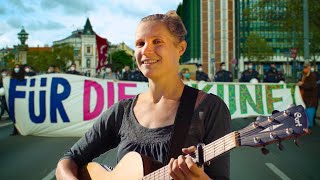 Video-Thumbnail von YouTube