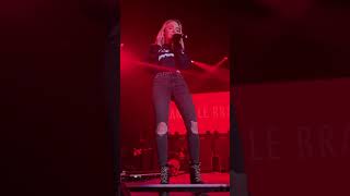 Red Wine + White Couch - Danielle Bradbery Live Forever Tour Youngstown, OH 02/23/2019