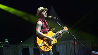 Download lagu Cozy Republic  - Hitam Putih ( Live Pangkalanbun 2023 ) mp3