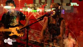 Austra - &#39;Forgive Me&#39; live @ 3voor12 Radio