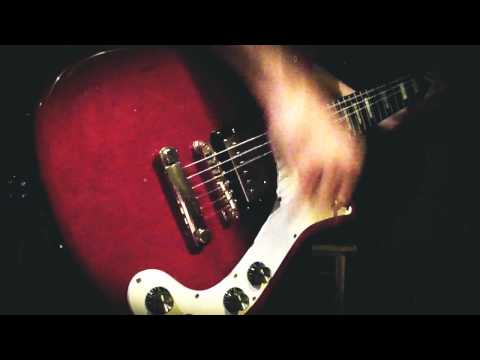 Id&iacute;lica - El Disfraz