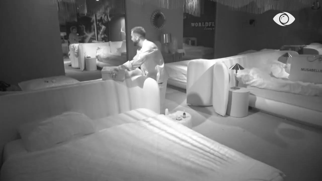 “Egli paska ndryshuar krevatin”/ Gjesti: Po më pëlqen kjo atmosferë…