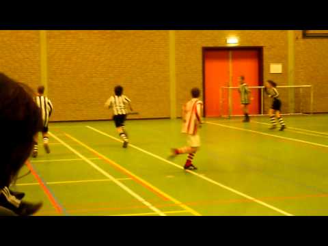 Horn E1: PSV'35 boardingtoernooi 29-12-2010.MOV