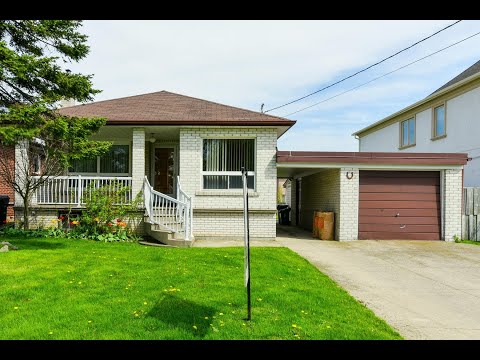 124 Regina Avenue North York