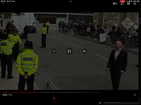 Brian Harvey rightfully protesting as Prince Harry enters court @brianharveyeast17