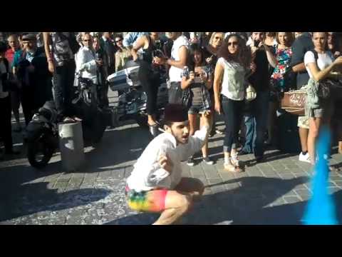 Igor DEWE performance Place Vendome - Car wash