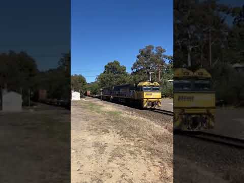 TRAINS AM22 Pacific National 1PM6 NR97 NR87 Bridgewater, South Australia 19/01/2022