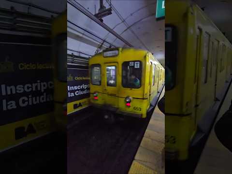 Mitsubishi Eidan T en estación Carlos Pellegrini