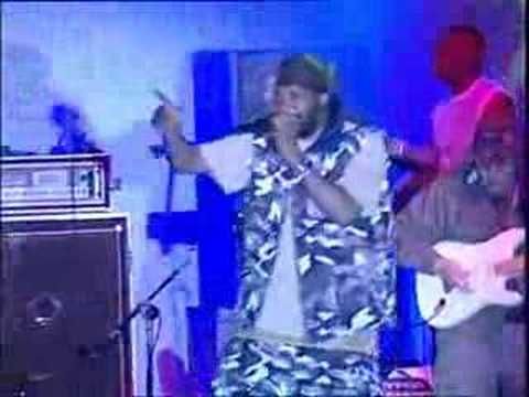 Kenny Knots & Basque Dub Foundation band WATCH THE PEOPLE DANCING