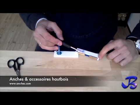 Montage de l'anche de hautbois : utiliser l'accessoire de montage