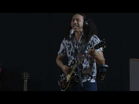 iZCALLi performs "The Comeback Kid" at Indie 102 3