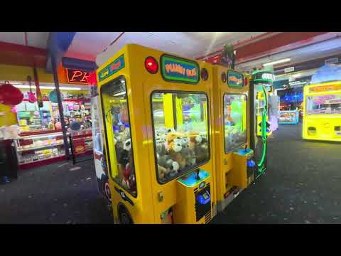 Laser Bounce (Levittown NY), 4K arcade walkthrough & tour, March 2024