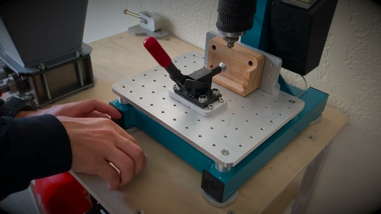 Gecko Plastics Fin Key Production