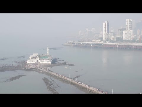 Video Thumbnail: Mumbai engulfed in toxic smog | AFP