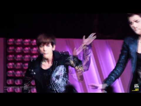 120521 SMTOWN LIVEIN LA -BAEKHYUN FOCUS