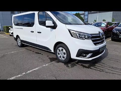 Renault Trafic TRAFIC RED - COMBI FWD E6 - L2 AUTO - Image 2
