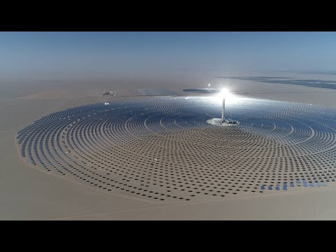 GLOBALink | Exploring "super mirror" power plant in China's Gobi desert