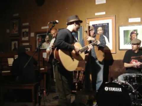 Steven Capozzola Ian Walters and Friends - You like to Drink I like to Party.mp4