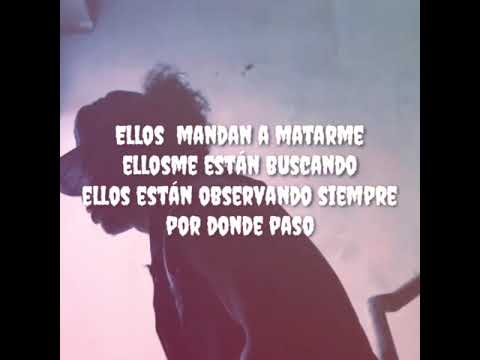 Saymol fyly dando clase