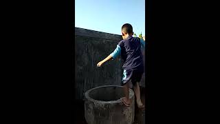 Download lagu Orang masuk sumur mp3