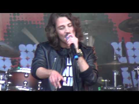 Swingfly feat. Christoffer Hiding - Let you go @ Rix Fm festival Falun 2011