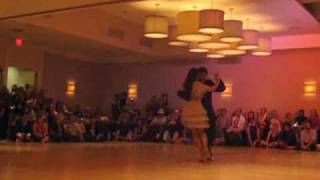 Julio Balmaceda y Mariana Galassi perform at Chicago Tango Week July 2009