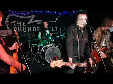 High Rise Supersize, The DeRellas