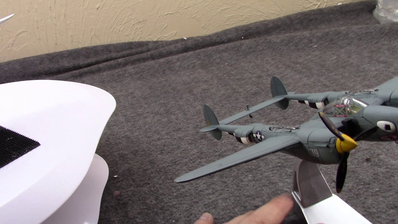 P-38L Interceptor & F-5E Recon Plane: Lightning History & JC vs Corgi Models