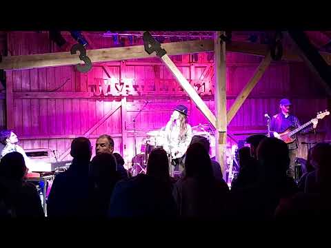 Kara Grainger Band at Maverick Festival 2022