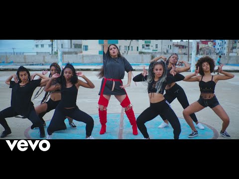 Melisa Carolina - Caliente (Official Video)