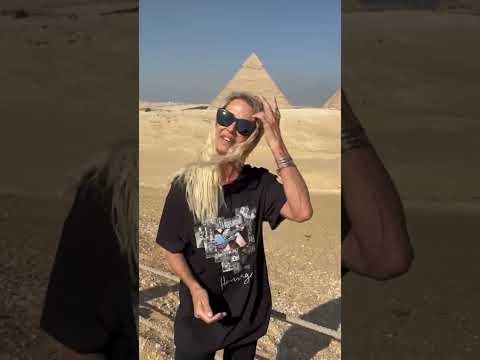 Fiona Horne of Def FX is sharing the #ausmusictshirtday love all the way from Cairo!