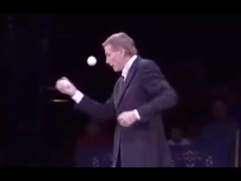 Amazing 3 balls juggling Performance by legend Kris Kremo