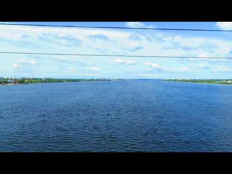Вид из окна поезда - река Кама в Перми (