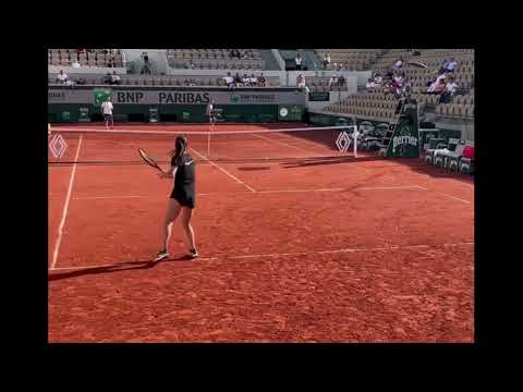 Emma Raducanu training for the inside out in Paris