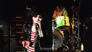 The Ramones - Rock'n'Roll High School theater scene (HD720p)