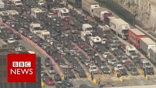 Dover delays: UK border staff to help after 14-hour queues - BBC News