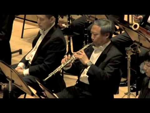 Bernard Tan: Guitar Concerto, 2nd movement Andante, with Kevin Loh and the SSO/Lan Shui