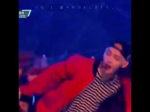 when BTS V said oh my ladies put ur hands up armies be like 😂😂😂💜💜✌️✌️😌😌🙂👍#shorts