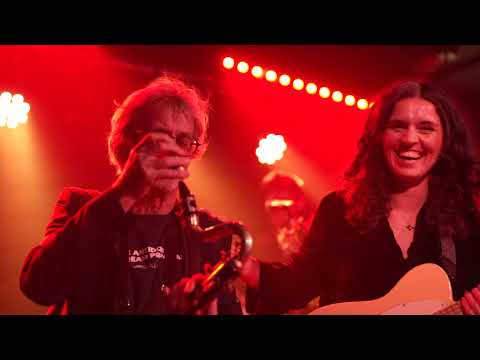 Hattie Whitehead - In The Rain (Live at The Grace)