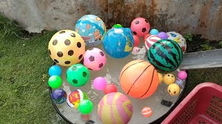 Download lagu Bermain Bola di Air Kolam, Bola Meluncur ada bola basket, bola sepak, bola semangka, bola karakter mp3