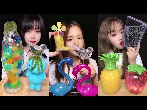 Suara Minum/ASMR Minuman Segar Dengan Botol lucu  Dan terdapat Anggur air didalamnya