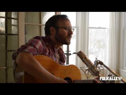 Folk Alley Sessions: Robby Hecht - "The Sea and The Shore"