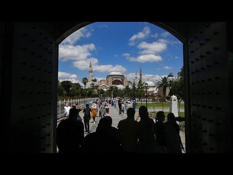 إردوغان يصلي الجمعة في آيا صوفيا بعد تحويلها إلى مسجد