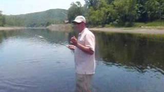 preview picture of video 'Fly Fishing Lake Taneycomo | Casting & Presentation (feeding line downstream) Instructional Video'