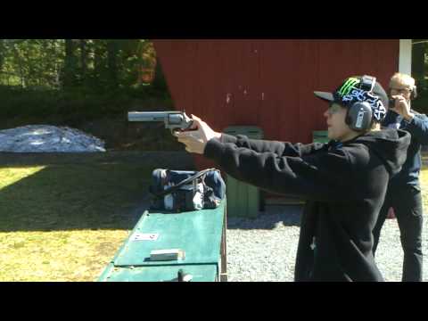 Skytte med .357magnum S&W 686 Target Champion Härnösand