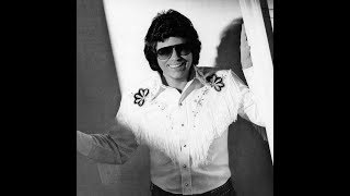 She Keeps The Home Fire Burning : Ronnie Milsap