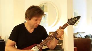 Video thumbnail for 1994 Gibson Lonnie Mack Flying V (LTD Edition, cherry red) by GregsGuitars