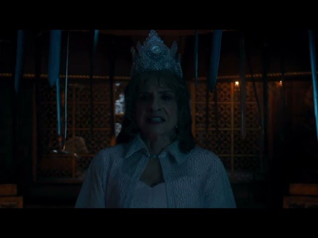 Vídeo relacionado con Marvel Agatha All Along Disney+ Lilia Calderu Tarot Card Camiseta sin Mangas